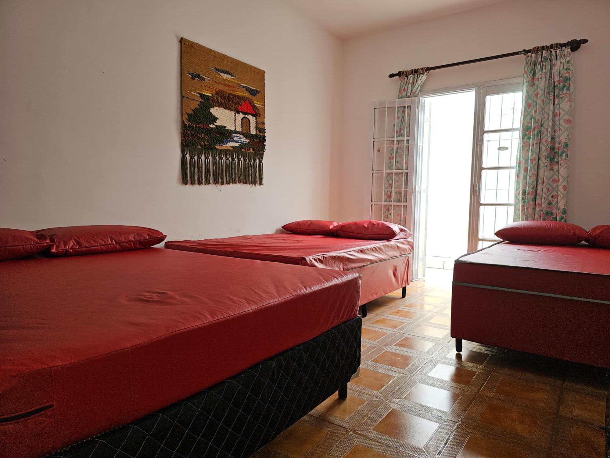 Casa Maravilhosa E Ampla Pe Na Areia Com Piscina, Area Gourmet Com Churrasqueira Em Deck Coberto Frente A Piscina, 4 Quartos Confortaveis E Espacosos, Sendo 2 Suites, Cozinha Americana E Sala De Jantar, Ampla Garagem Para 6 Carros - Mercado Na Rua Da Praia Grande  Exterior photo