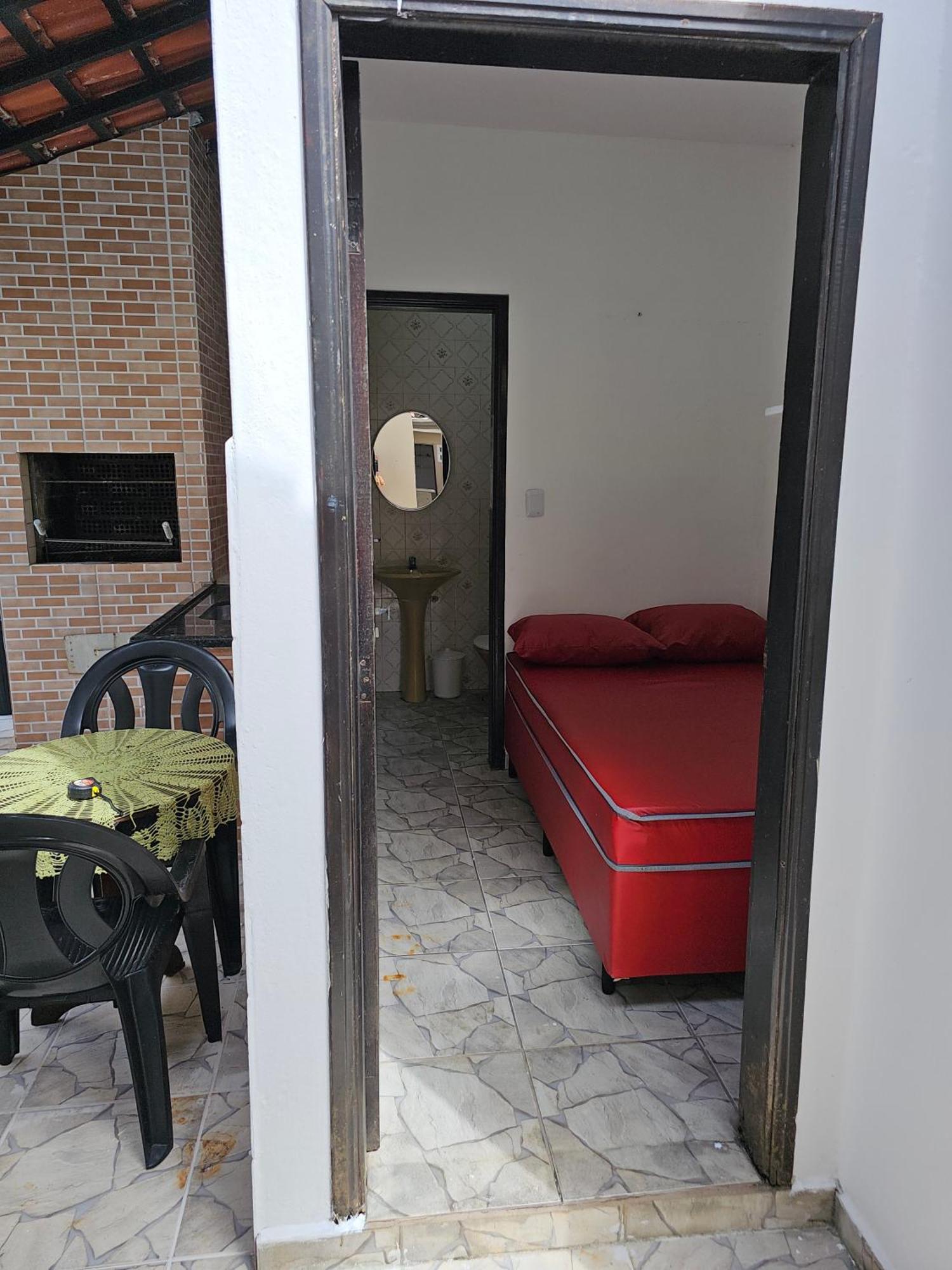 Casa Maravilhosa E Ampla Pe Na Areia Com Piscina, Area Gourmet Com Churrasqueira Em Deck Coberto Frente A Piscina, 4 Quartos Confortaveis E Espacosos, Sendo 2 Suites, Cozinha Americana E Sala De Jantar, Ampla Garagem Para 6 Carros - Mercado Na Rua Da Praia Grande  Exterior photo